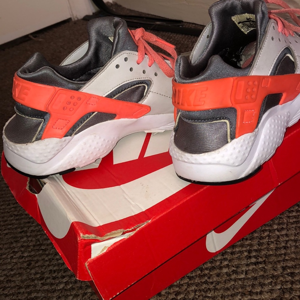 Shoes - Picture 3 of 6